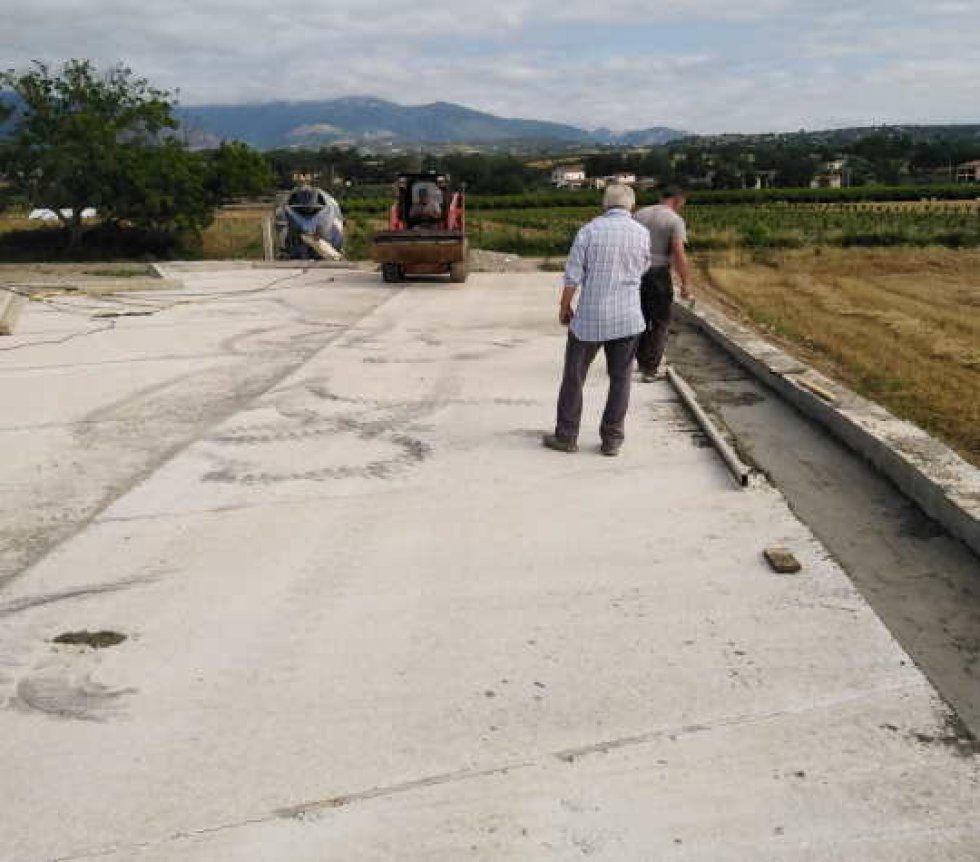 L'isola ecologica in costruzione
