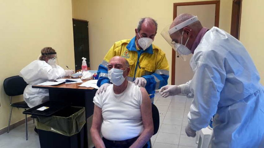 Il primo vaccinato a Sant&#039;Agata di Esaro