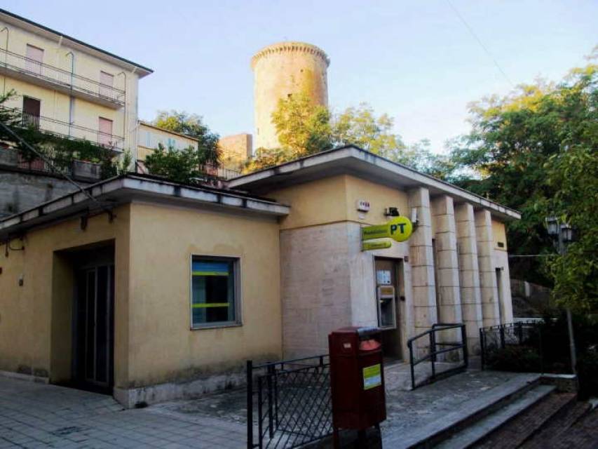 L&#039;ufficio postale nel centro storico sammarchese