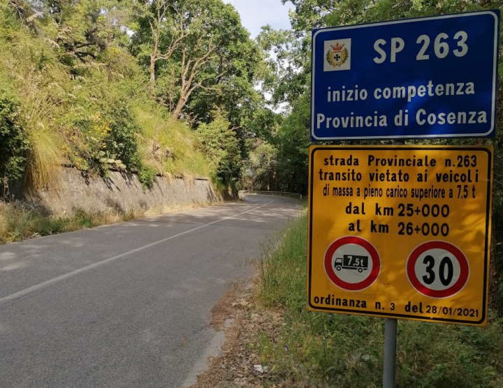 La provinciale attraversa molti territori