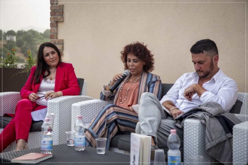 L&#039;intervento di Fabrizia Arcuri sulla Terrazza Salerno a Roggiano Gravina