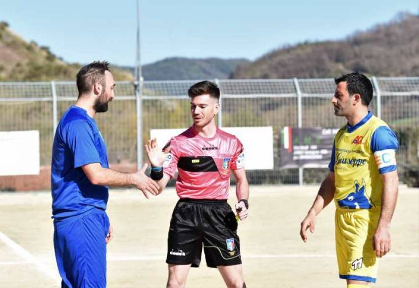 I capitani Baulè (presente) e Cosentino (assente) prima dell&#039;ultimo match di campionato