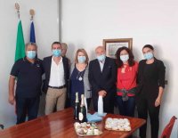 Il sindaco De Maio al centro della sua Giunta