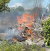 L&#039;areo in fiamme tra gli aranceti dopo che è precipitato