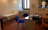Un ambulatorio medico e - nel riquadro - il sindaco Tarsitano